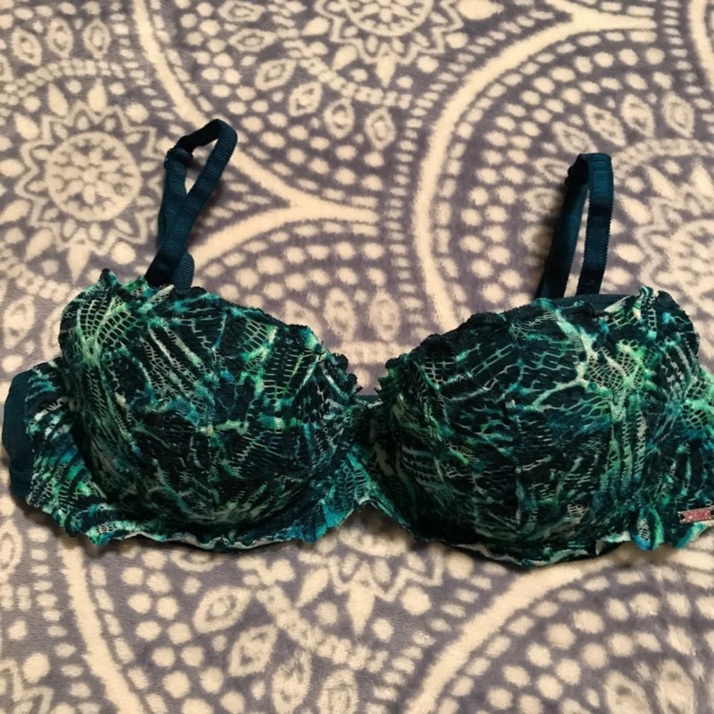 Victoria’s Secret pink 34B